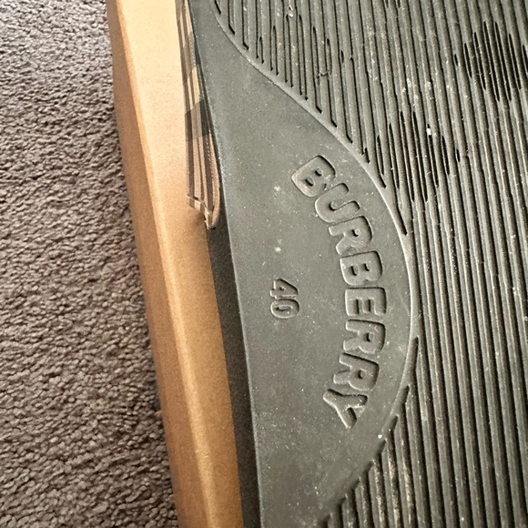 Size 40 men Burberry, print slides - Picture 8 of 8